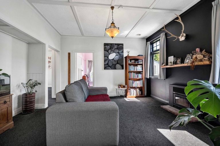 Photo of property in 263 Huatoki Street, Upper Vogeltown, New Plymouth, 4310