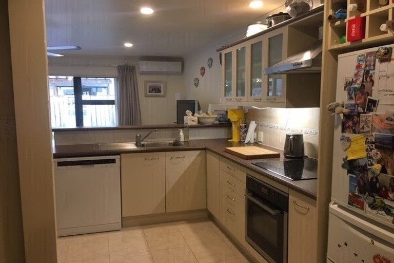 Photo of property in 7/17 Harbour View Road, Te Atatu Peninsula, Auckland, 0610