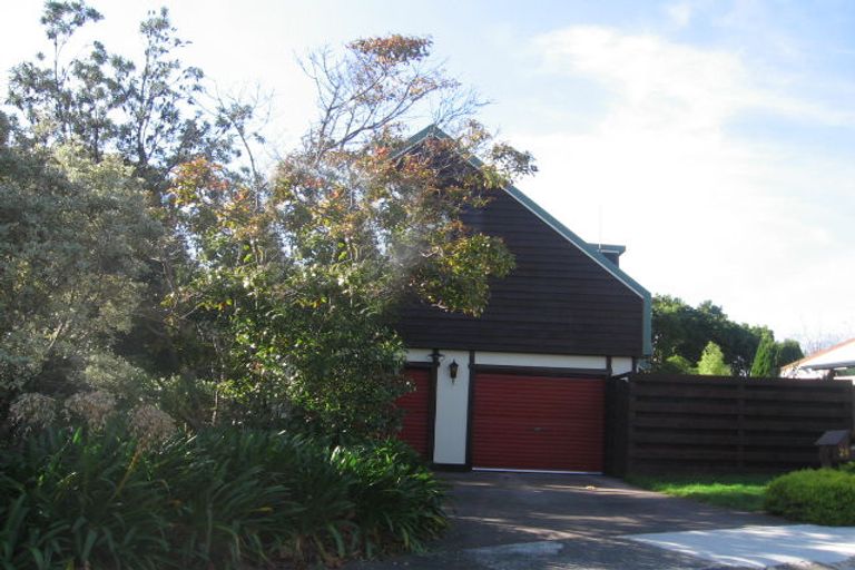 Photo of property in 24 Solander Place, Whitby, Porirua, 5024