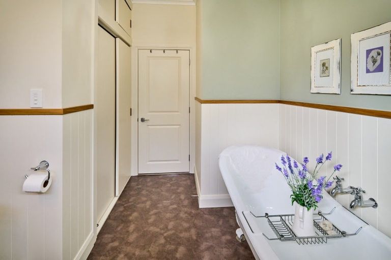 Photo of property in 160 Knights Road, Hutt Central, Lower Hutt, 5011