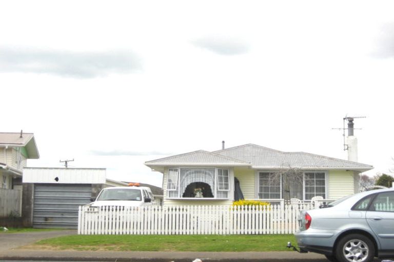 Photo of property in 109 South Road, Spotswood, New Plymouth, 4310
