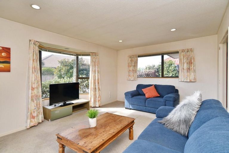 Photo of property in 1/54 Ben Nevis Drive, Broomfield, Christchurch, 8042