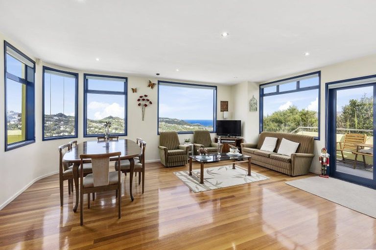 Photo of property in 10 Inverell Way, Seatoun, Wellington, 6022