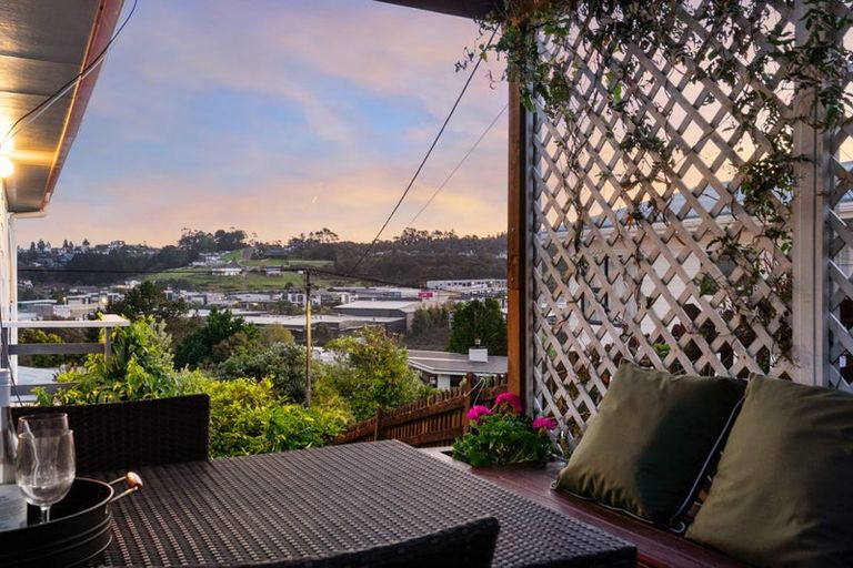 Photo of property in 12b Penton Road, Stanmore Bay, Whangaparaoa, 0932