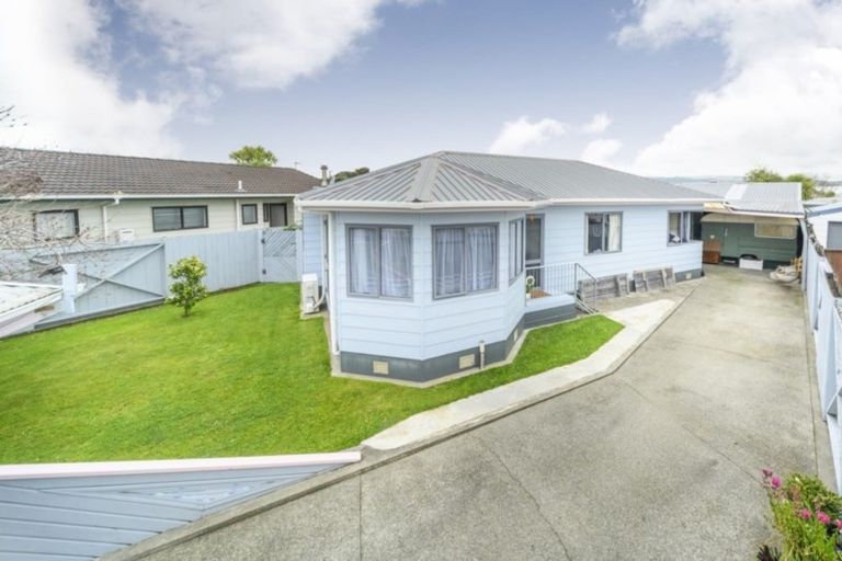 Photo of property in 84 Hillcrest Drive, Kelvin Grove, Palmerston North, 4414