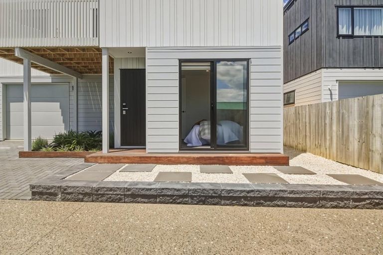 Photo of property in 85a Awaroa Road, Sunnyvale, Auckland, 0612