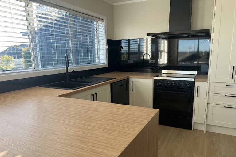 Photo of property in 33a Russleigh Drive, Dinsdale, Hamilton, 3204