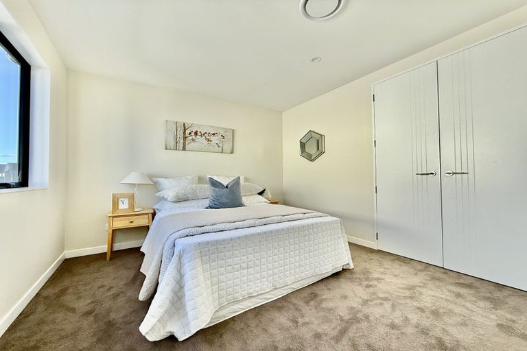 Photo of property in 142 Vintry Drive, Kumeu, 0810