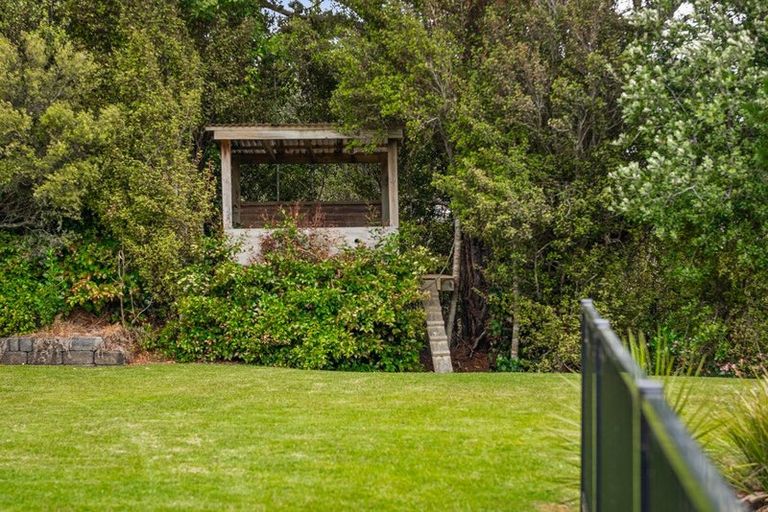 Photo of property in 40 Lonely Track Road, Redvale, Auckland, 0632