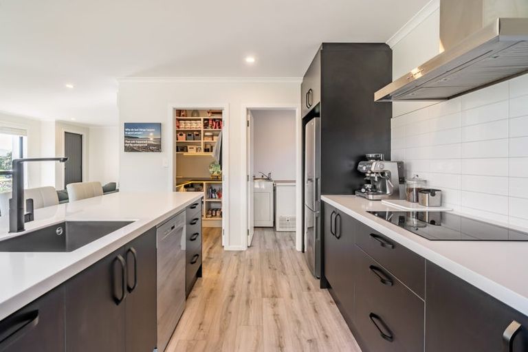 Photo of property in 1 Taraiti Crescent, Kenepuru, Porirua, 5022