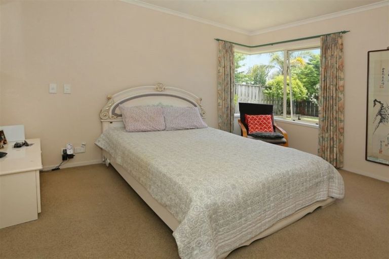 Photo of property in 10 Hillwell Drive, Henderson, Auckland, 0612