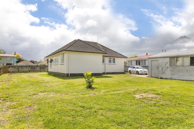Photo of property in 31 James Street, Dannevirke, 4930