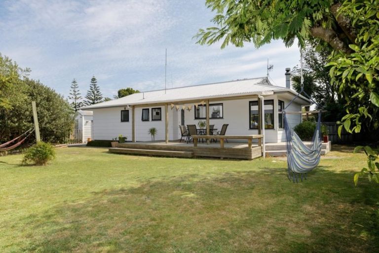 Photo of property in 90 Eversham Road, Mount Maunganui, 3116
