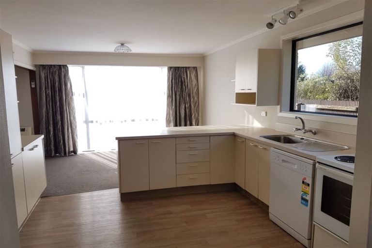 Photo of property in 50 Oriana Crescent, Hornby, Christchurch, 8042