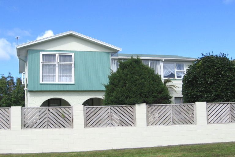 Photo of property in 23 Glen Norman Avenue, Henderson, Auckland, 0610