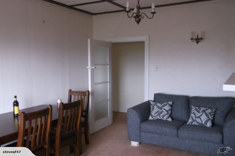 Photo of property in 106 Mortimer Terrace, Brooklyn, Wellington, 6021