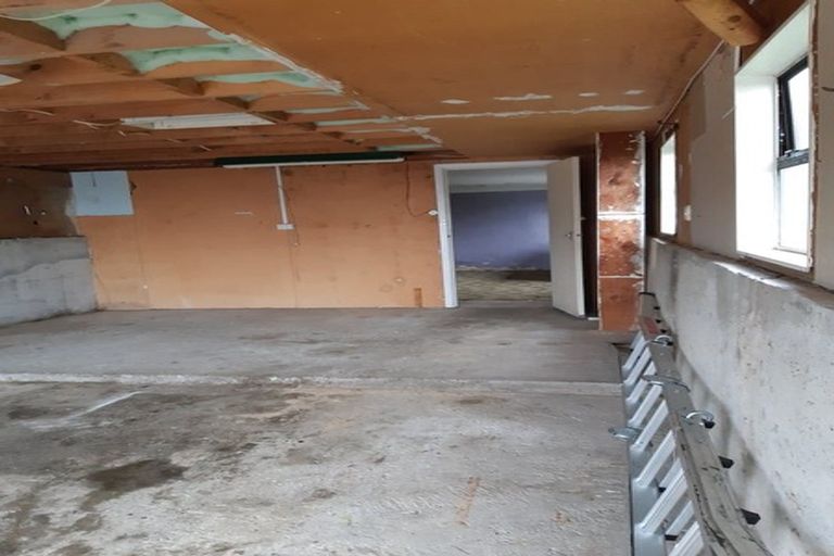 Photo of property in 142 Mark Avenue, Grenada Village, Wellington, 6037