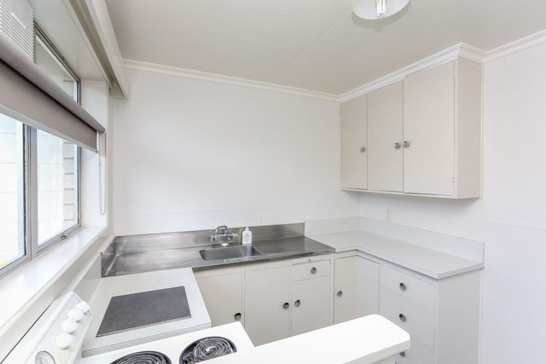 Photo of property in 6 Davies Lane, New Plymouth, 4310