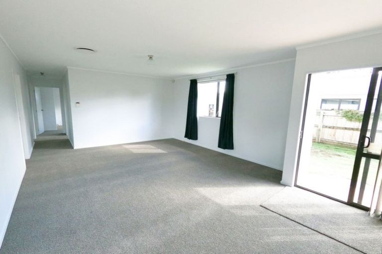Photo of property in 2/35 Hill Crescent, Papakura, 2110