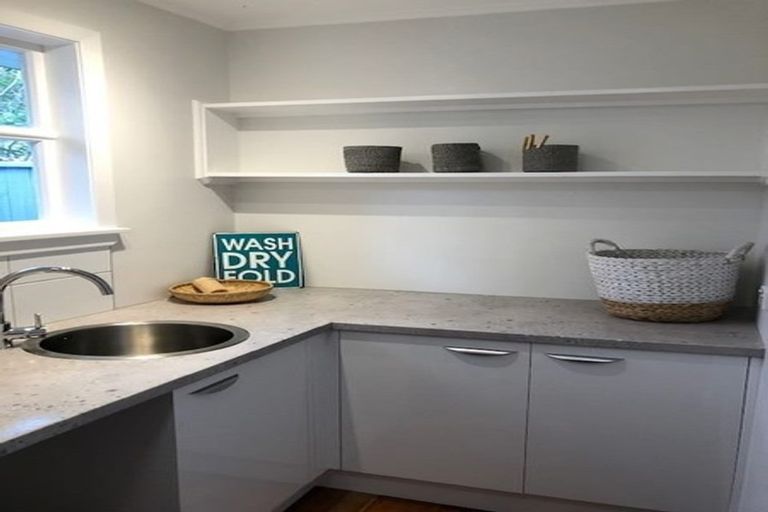 Photo of property in 52 Hay Street, Naenae, Lower Hutt, 5011