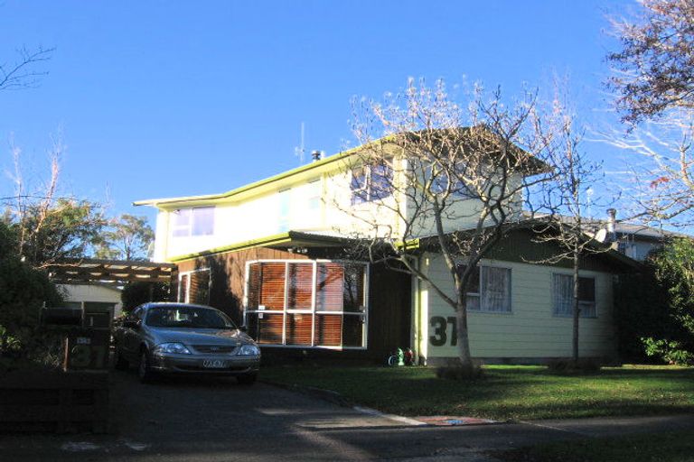 Photo of property in 37 Apollo Parade, Milson, Palmerston North, 4414