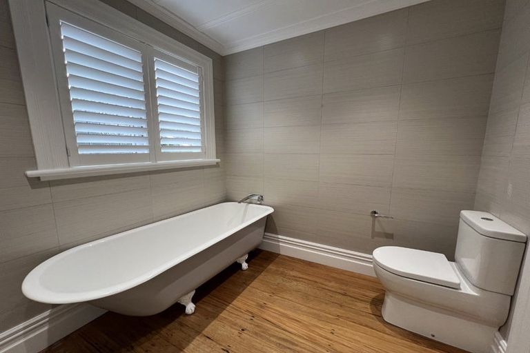 Photo of property in 82 Calliope Road, Stanley Point, Auckland, 0624