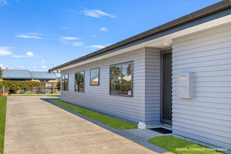 Photo of property in 19a Kawaha Point Road, Fairy Springs, Rotorua, 3015