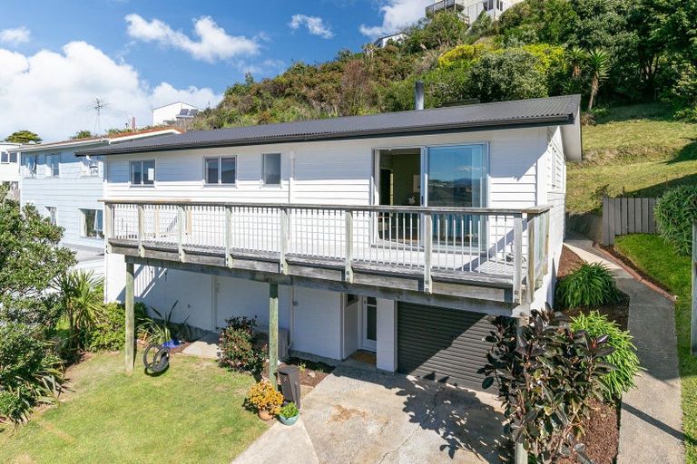 Photo of property in 5 Waitaha Way, Houghton Bay, Wellington, 6023