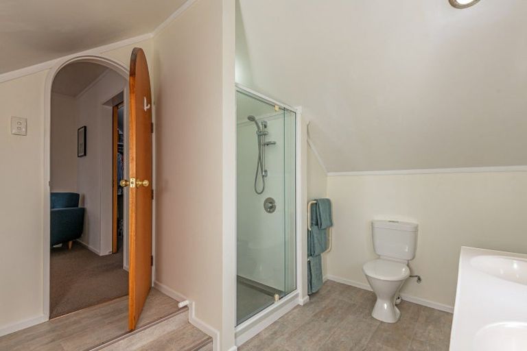 Photo of property in 1a Surrey Crescent, Hokowhitu, Palmerston North, 4410