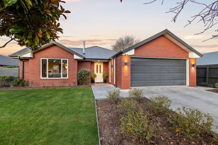 Photo of property in 18 Woodhurst Drive, Casebrook, Christchurch, 8051
