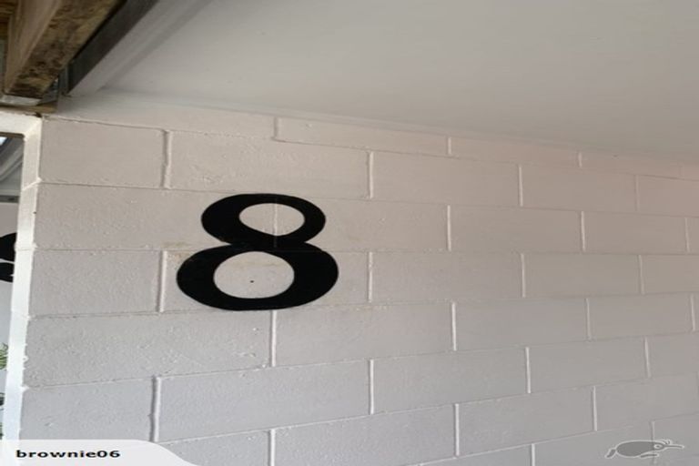 Photo of property in 21f8 Collins Avenue, Tawa, Wellington, 5028