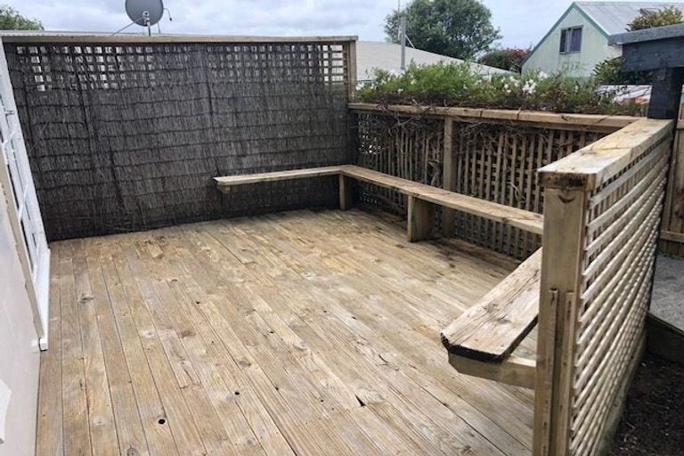 Photo of property in 1/42 Kia Ora Road, Beach Haven, Auckland, 0626