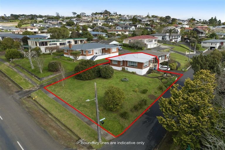Photo of property in 2a Lynley Terrace, Pukekohe, 2120