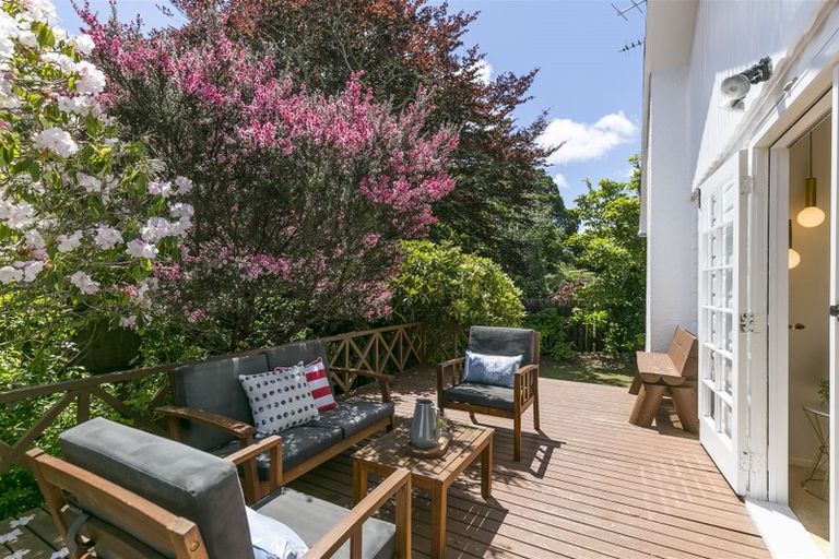 Photo of property in 32 Simla Crescent, Khandallah, Wellington, 6035