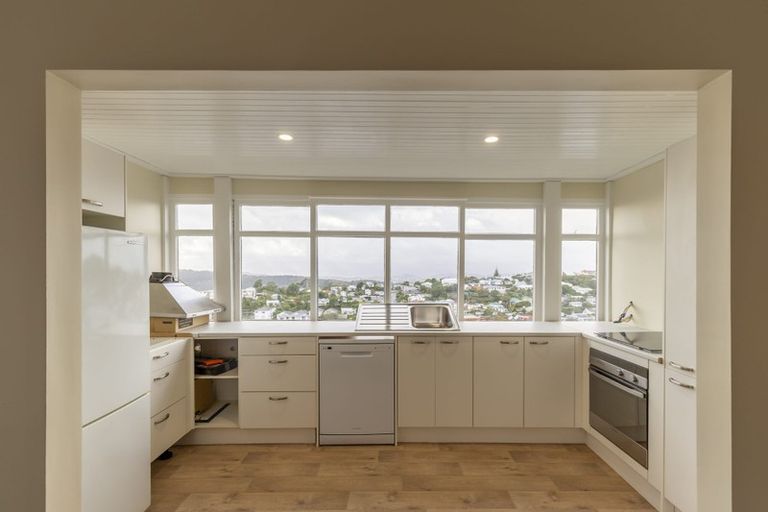 Photo of property in 14 Sugarloaf Road, Brooklyn, Wellington, 6021