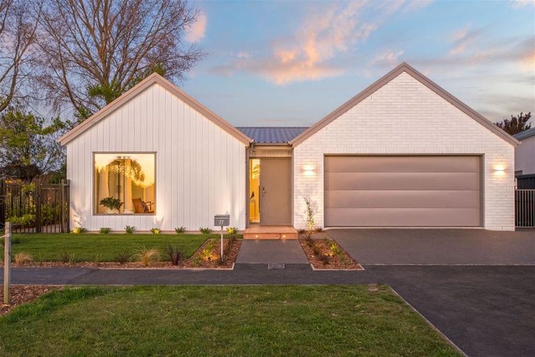 Photo of property in 77 Leistrella Road, Hoon Hay, Christchurch, 8025