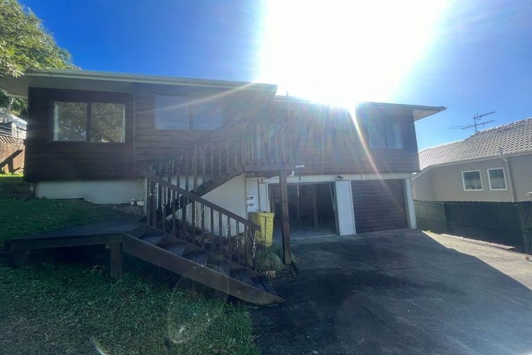 Photo of property in 2/21 Witheford Drive, Bayview, Auckland, 0629