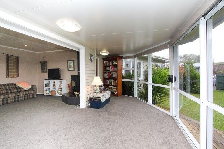 Photo of property in 25 Gebbie Road, Taradale, Napier, 4112