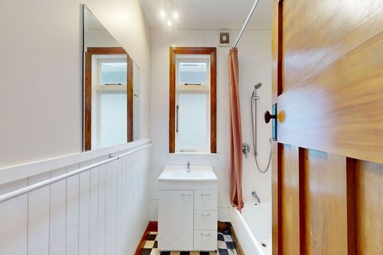Photo of property in 45a Adams Terrace, Aro Valley, Wellington, 6021