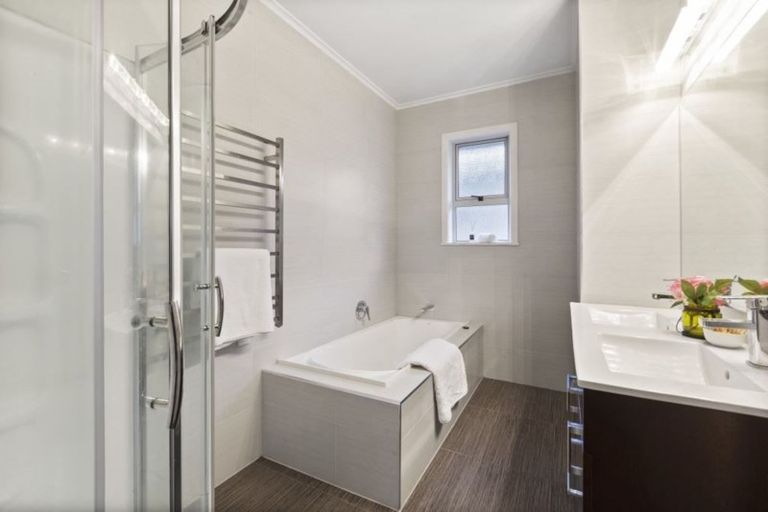 Photo of property in 89 Lake Road, Belmont, Auckland, 0622