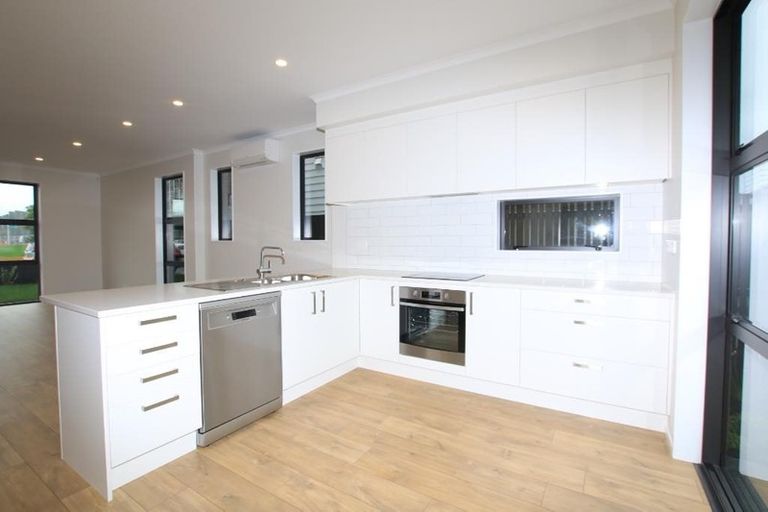 Photo of property in 3 Spotted Dove Road, Hobsonville, Auckland, 0616