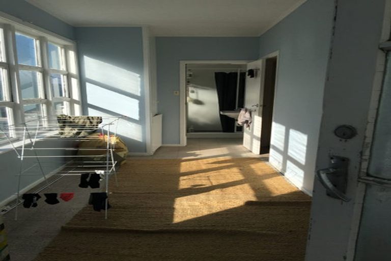 Photo of property in 10 Prince Street, Mount Victoria, Wellington, 6011