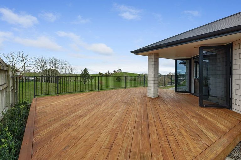 Photo of property in 15 Carlingford Rise, Dinsdale, Hamilton, 3204