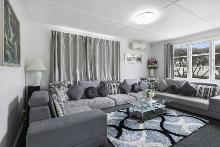 Photo of property in 71 Sladden Street, Naenae, Lower Hutt, 5011