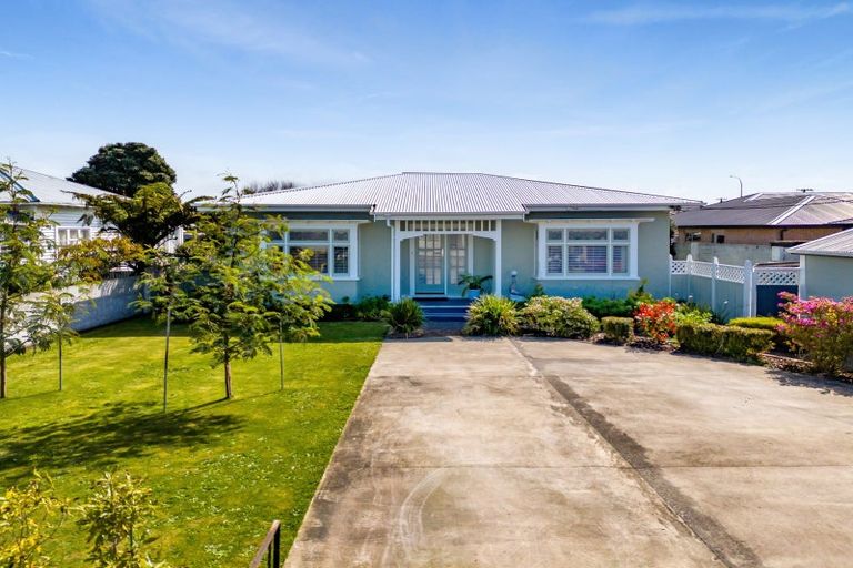 Photo of property in 17 Albion Street, Hawera, 4610