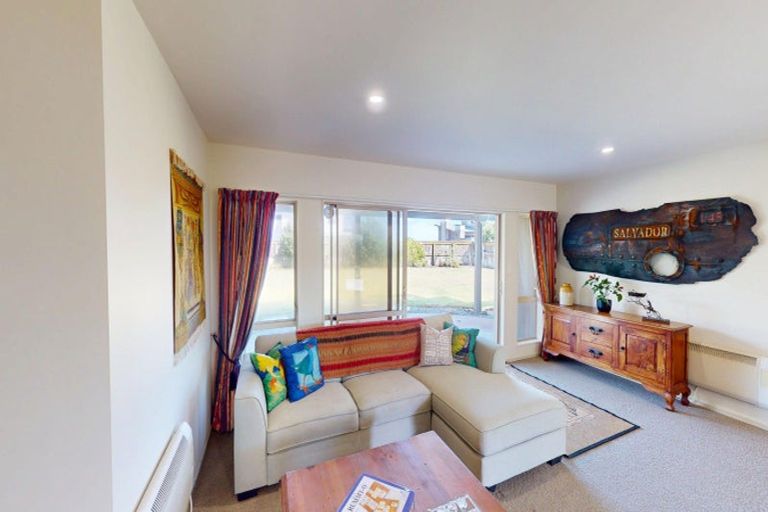 Photo of property in 51 Kent Avenue, Waitarere Beach, Levin, 5510