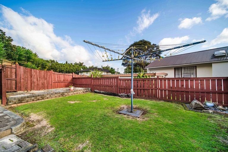 Photo of property in 10 Chrisarda Place, Red Hill, Papakura, 2110