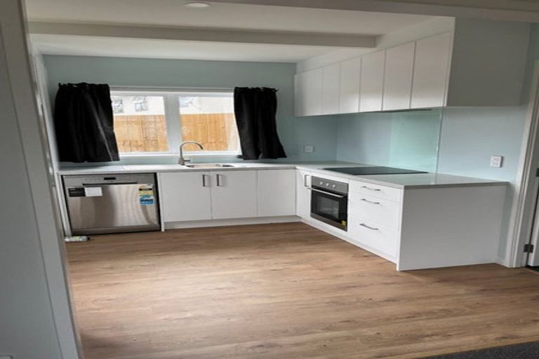 Photo of property in 1/75 Tramway Road, Beach Haven, Auckland, 0626