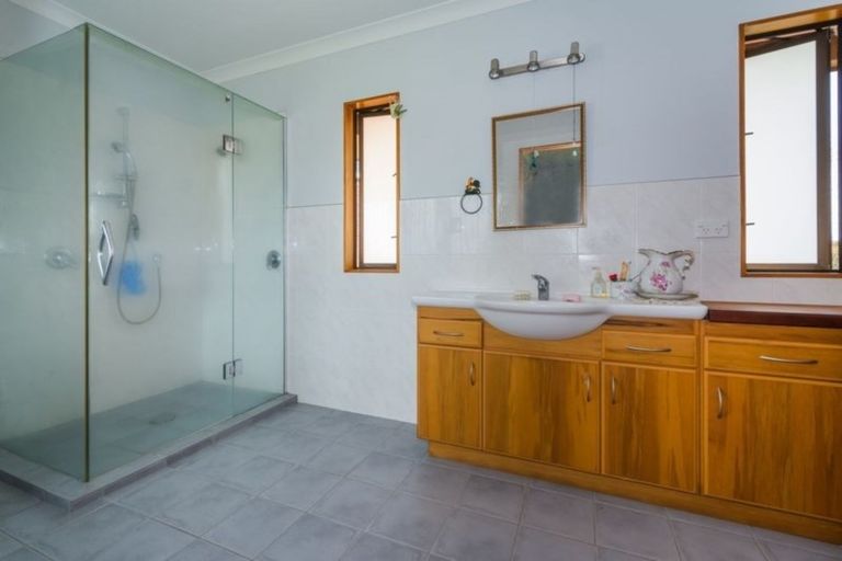 Photo of property in 59 Bradly Road, Helensville, 0875