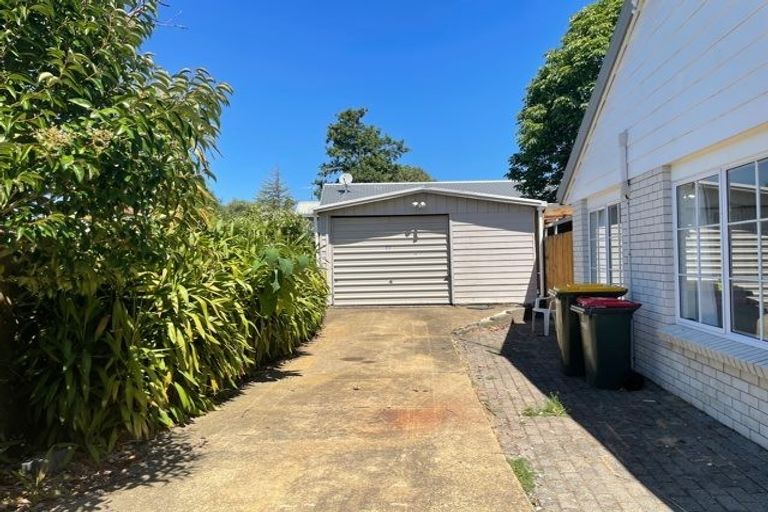 Photo of property in 47 Riverton Drive, Randwick Park, Auckland, 2105